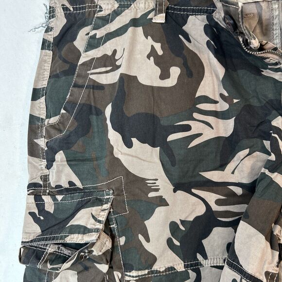 FOURSTEEDS Womens Camouflage Twill Bermuda Cargo Shorts with Belt 18 Dark Camo - Picture 3 of 8